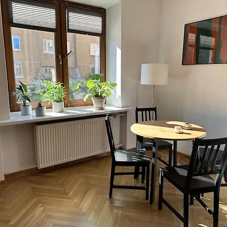 Stary Mokotow, Z Ogrodkiem *