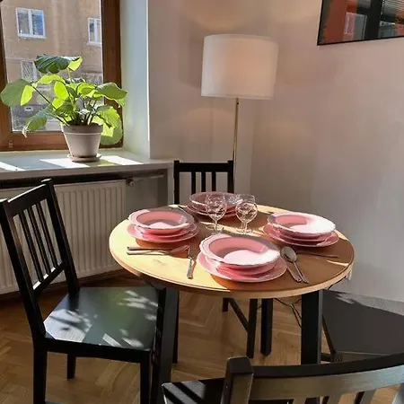 Stary Mokotow, Z Ogrodkiem Lejlighed *