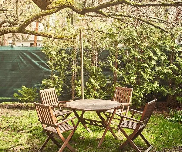 Stary Mokotów, Z Ogródkiem