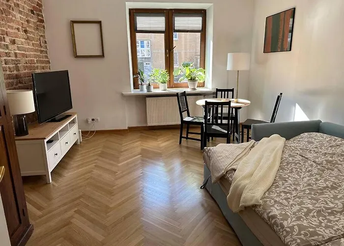 Apartament Stary Mokotów, Z Ogródkiem *