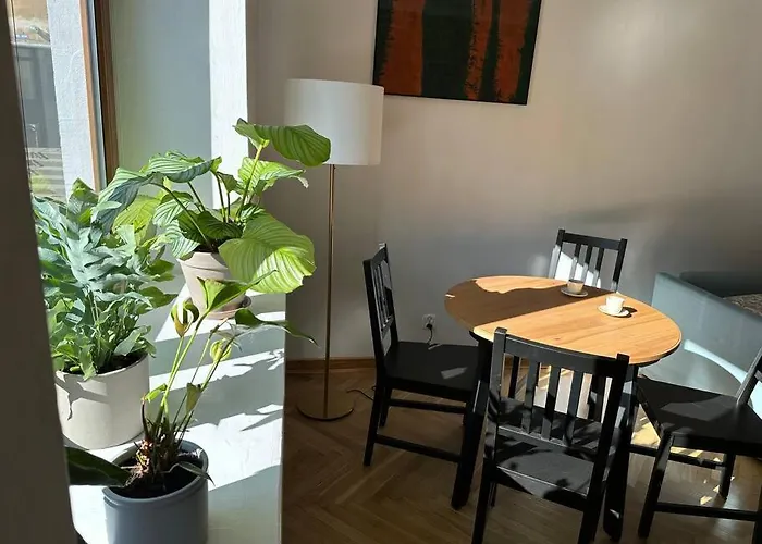 Stary Mokotów, Z Ogródkiem