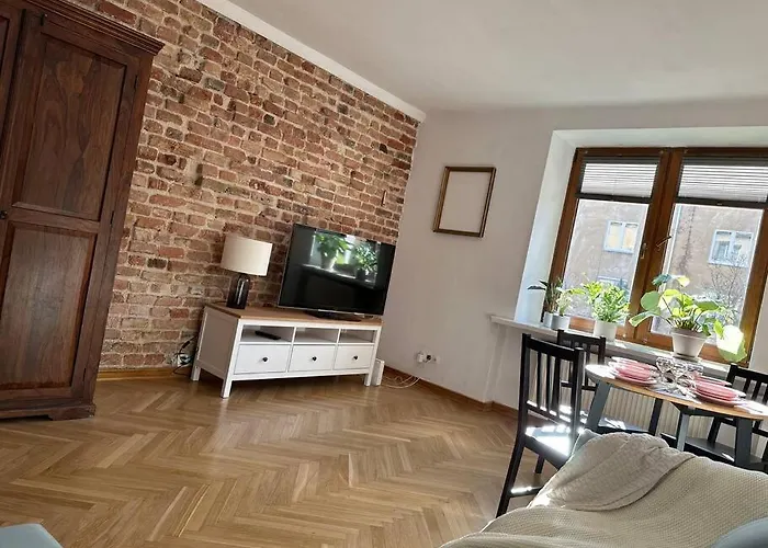 Apartament Stary Mokotów, Z Ogródkiem
