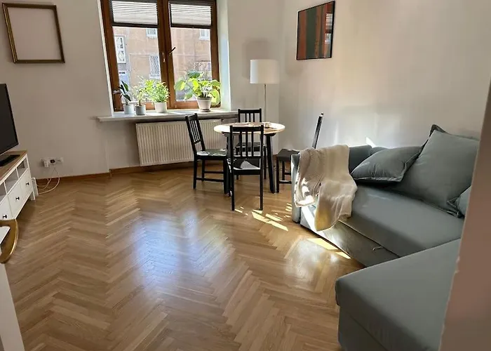 Stary Mokotów, Z Ogródkiem