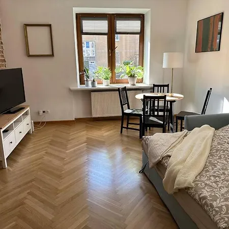 Apartment Stary Mokotow, Z Ogrodkiem *