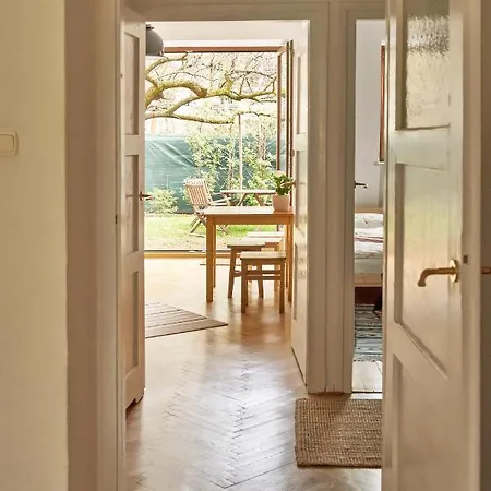 Apartment Stary Mokotow, Z Ogrodkiem *